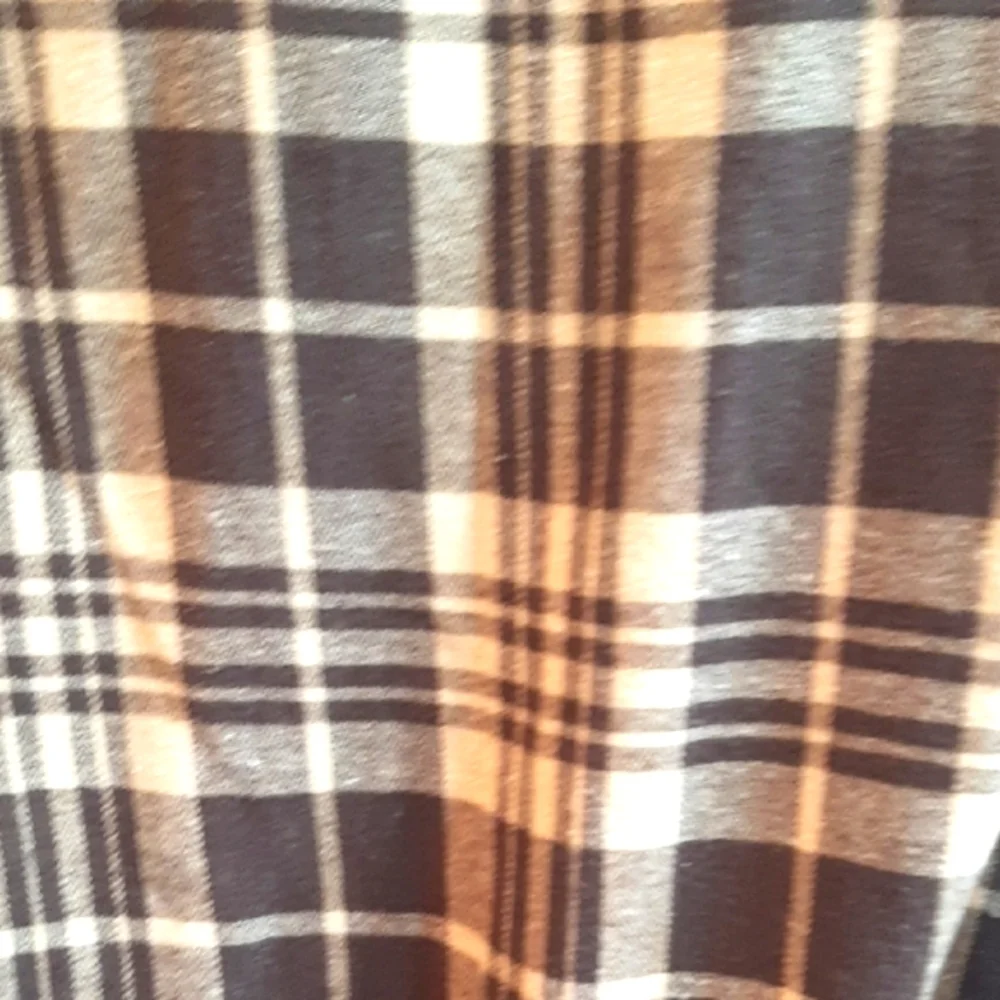 ROMWE classic brown and cream plaid flannel shirt. Small for Juniors